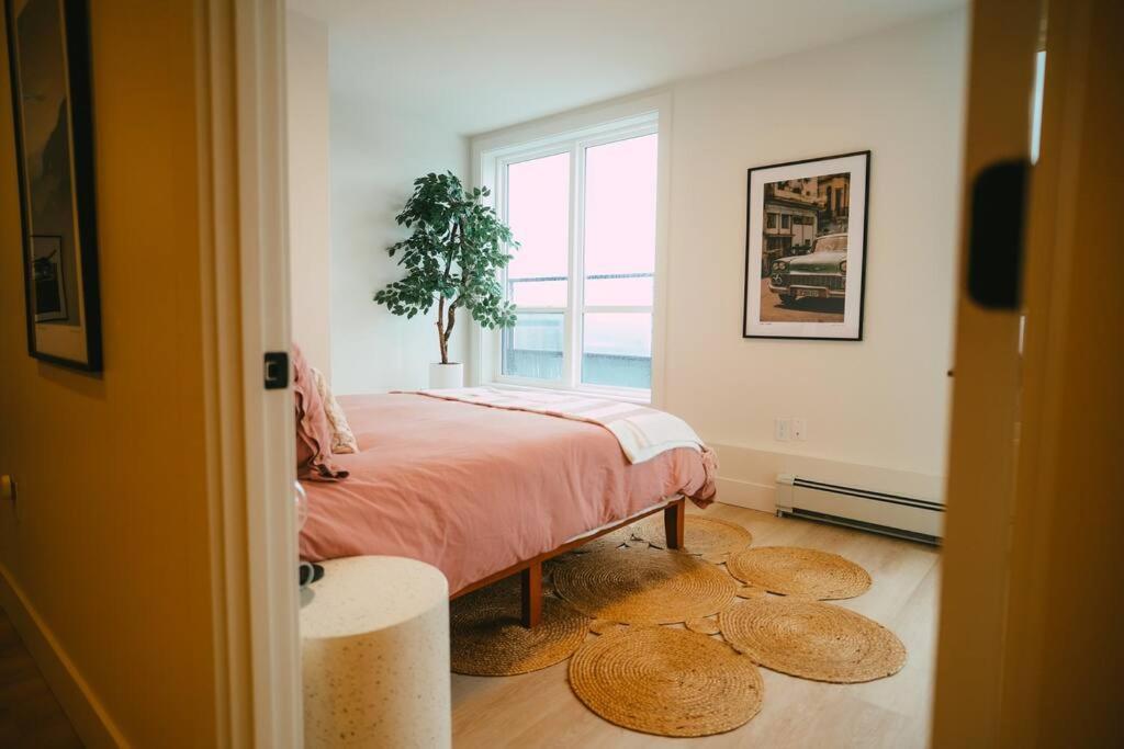 Chic Cozy Retreat - 2Br - Stunning North End Views Apartment Халифакс Екстериор снимка