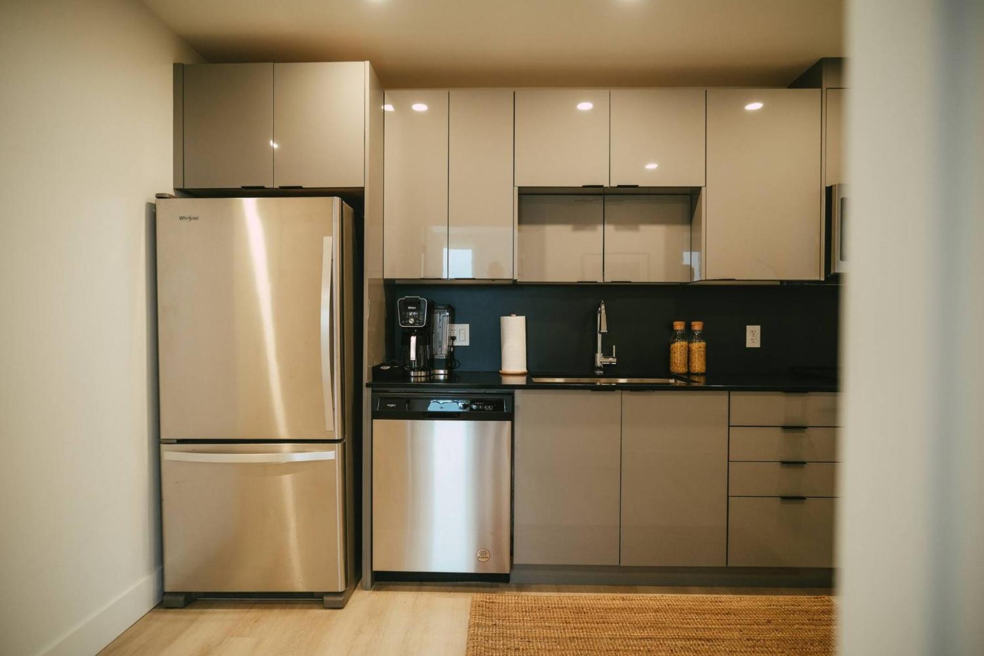 Chic Cozy Retreat - 2Br - Stunning North End Views Apartment Халифакс Екстериор снимка