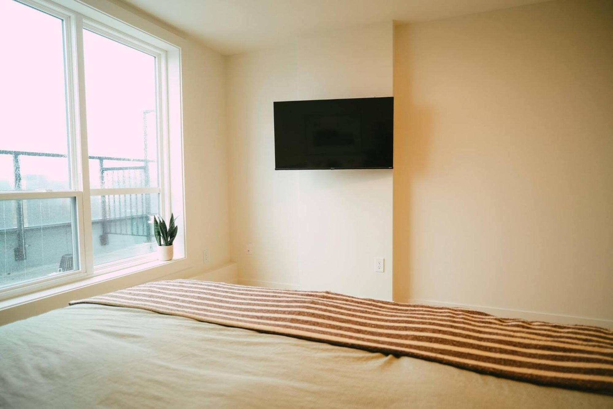 Chic Cozy Retreat - 2Br - Stunning North End Views Apartment Халифакс Екстериор снимка