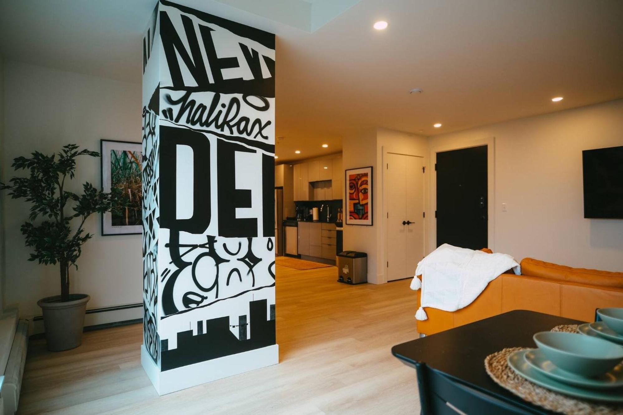 Chic Cozy Retreat - 2Br - Stunning North End Views Apartment Халифакс Екстериор снимка